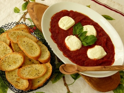 Baked Goat Cheese and Tomato Sauce – #SundaySupper #Oscars Party