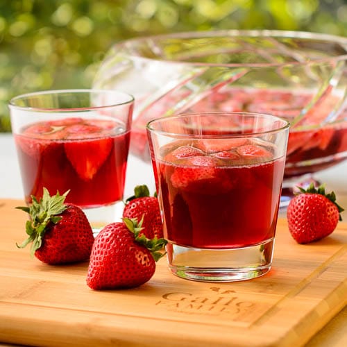 German Strawberry Wine Punch (Erdbeerbowle) for #SundaySupper