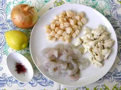 Seafood and other ingredients for risotto