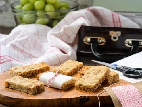 Honey Oat Bars | Magnolia Days