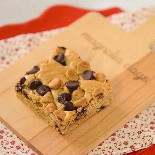 Peanut Butter Chocolate Chip Bars | Magnolia Days