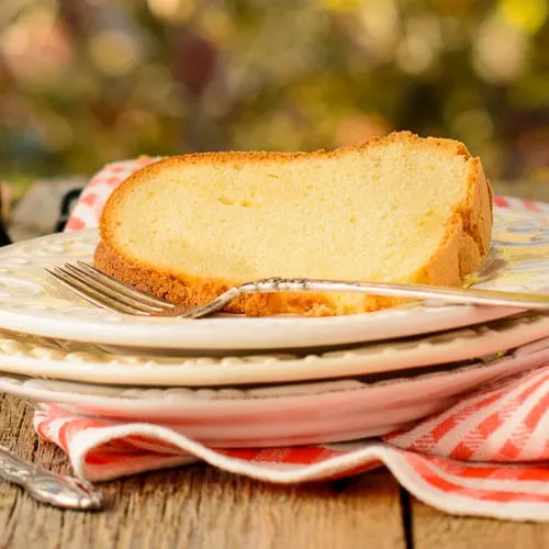 Peach Brandy Pound Cake | Magnolia Days