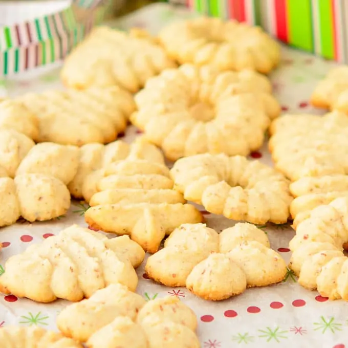 Norwegian Almond Cookies | Magnolia Days