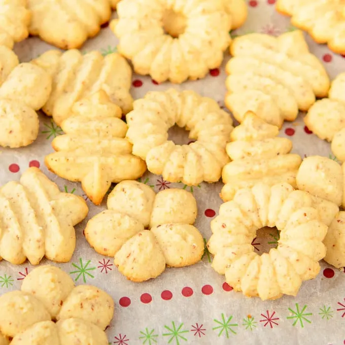 Norwegian Almond Cookies | Magnolia Days