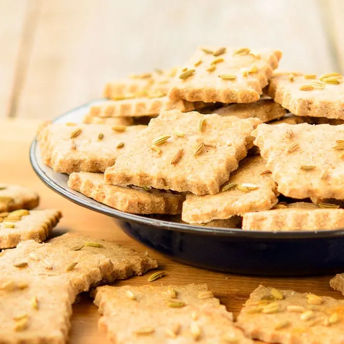 Rye Fennel Crackers | Magnolia Days