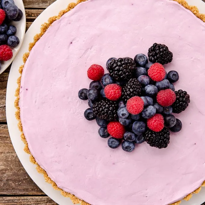 No-Bake Mixed Berry Cream Cheese Tart | Magnolia Days